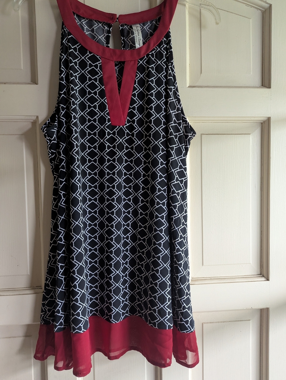 Black & White Geometric Sleeveless Dress with Berry Trim